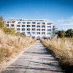 Strandhotel Dünenmeer im Herbst mit Strandzugang